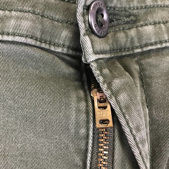 Torrid Military Stretch Twill Mid-Rise Green Shorts Pockets Beach Plus Size 24 - Picture 3 of 10